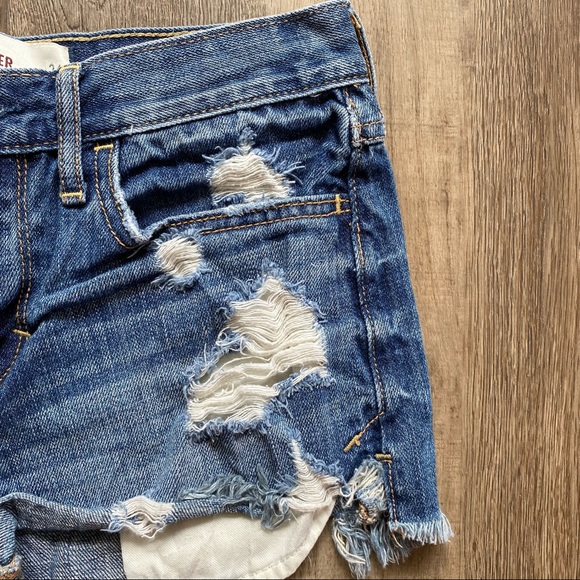 Hollister Distressed Jean Shorts - Picture 3 of 8